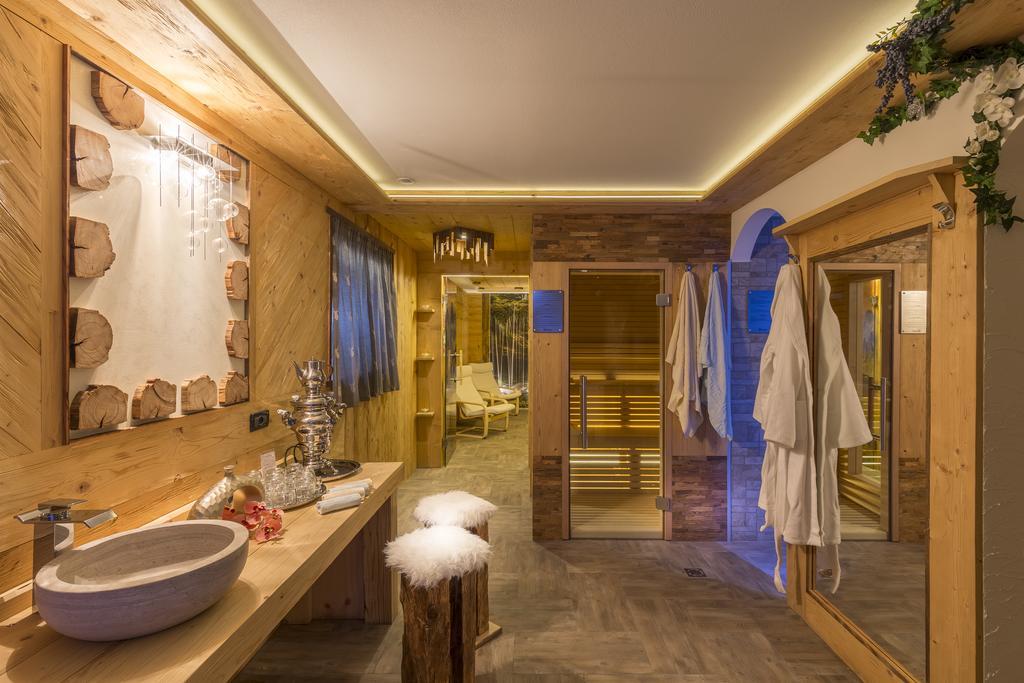 Hotel Garnì Prà Fiorì Campitello di Fassa Esterno foto
