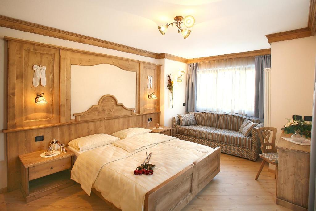 Hotel Garnì Prà Fiorì Campitello di Fassa Camera foto