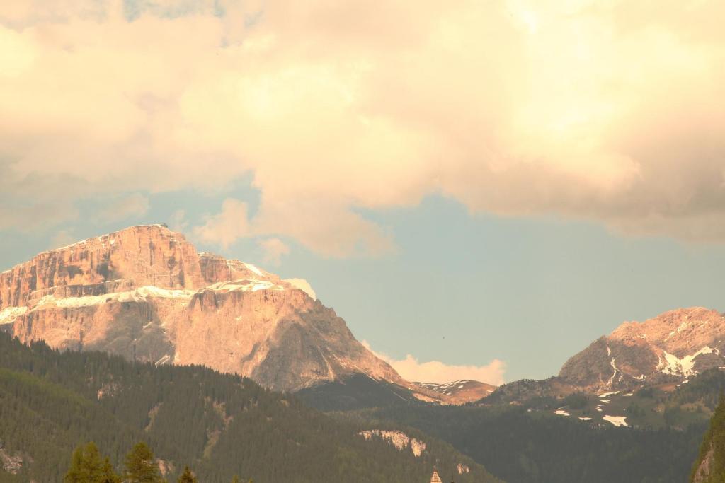 Hotel Garnì Prà Fiorì Campitello di Fassa Esterno foto