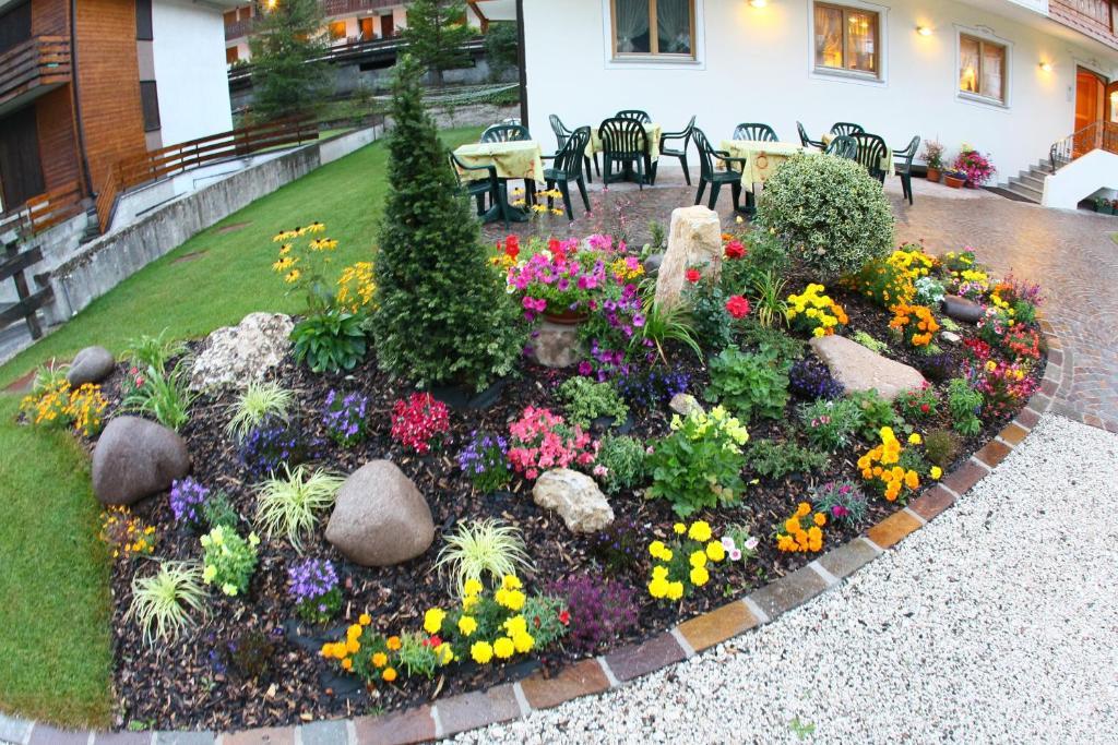 Hotel Garnì Prà Fiorì Campitello di Fassa Esterno foto