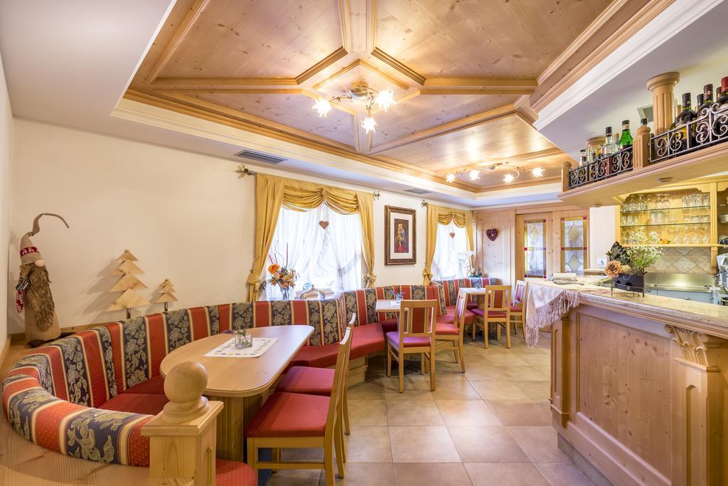 Hotel Garnì Prà Fiorì Campitello di Fassa Esterno foto