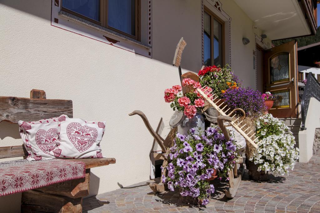 Hotel Garnì Prà Fiorì Campitello di Fassa Esterno foto