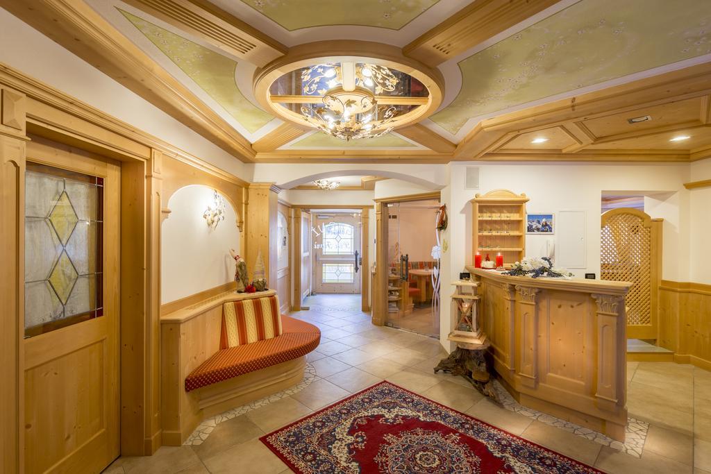 Hotel Garnì Prà Fiorì Campitello di Fassa Esterno foto
