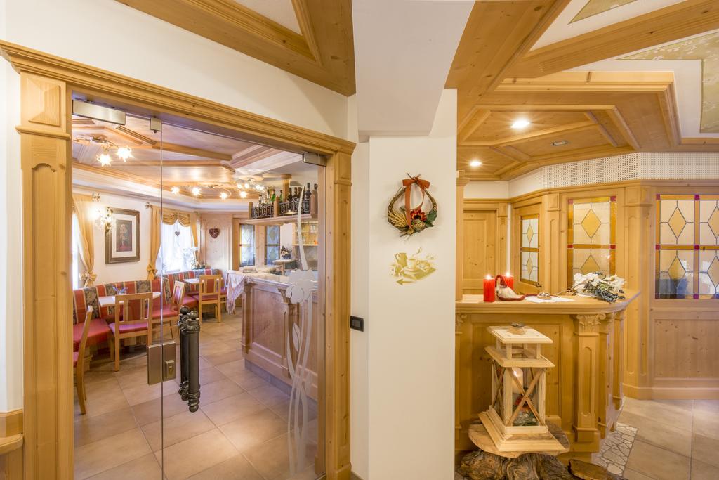 Hotel Garnì Prà Fiorì Campitello di Fassa Esterno foto
