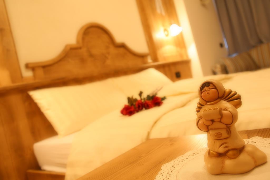Hotel Garnì Prà Fiorì Campitello di Fassa Esterno foto