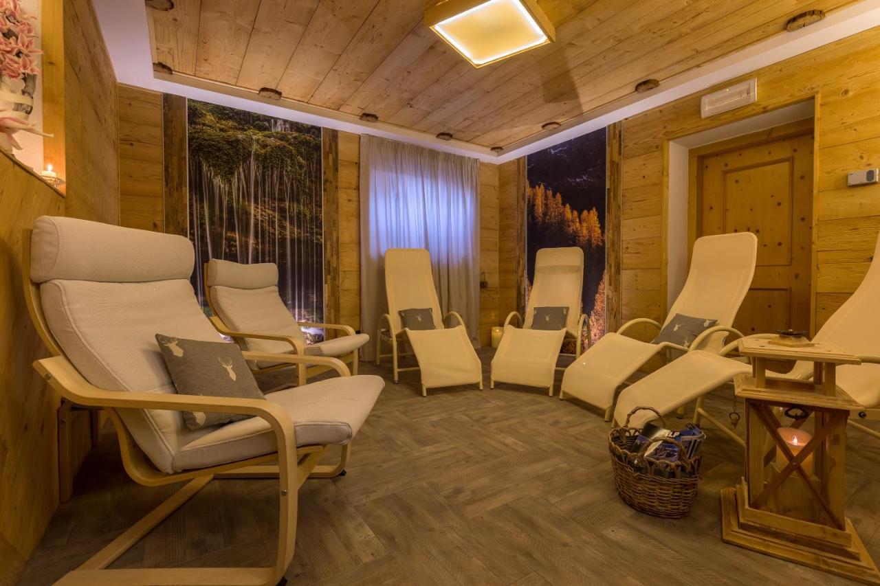 Hotel Garnì Prà Fiorì Campitello di Fassa Esterno foto